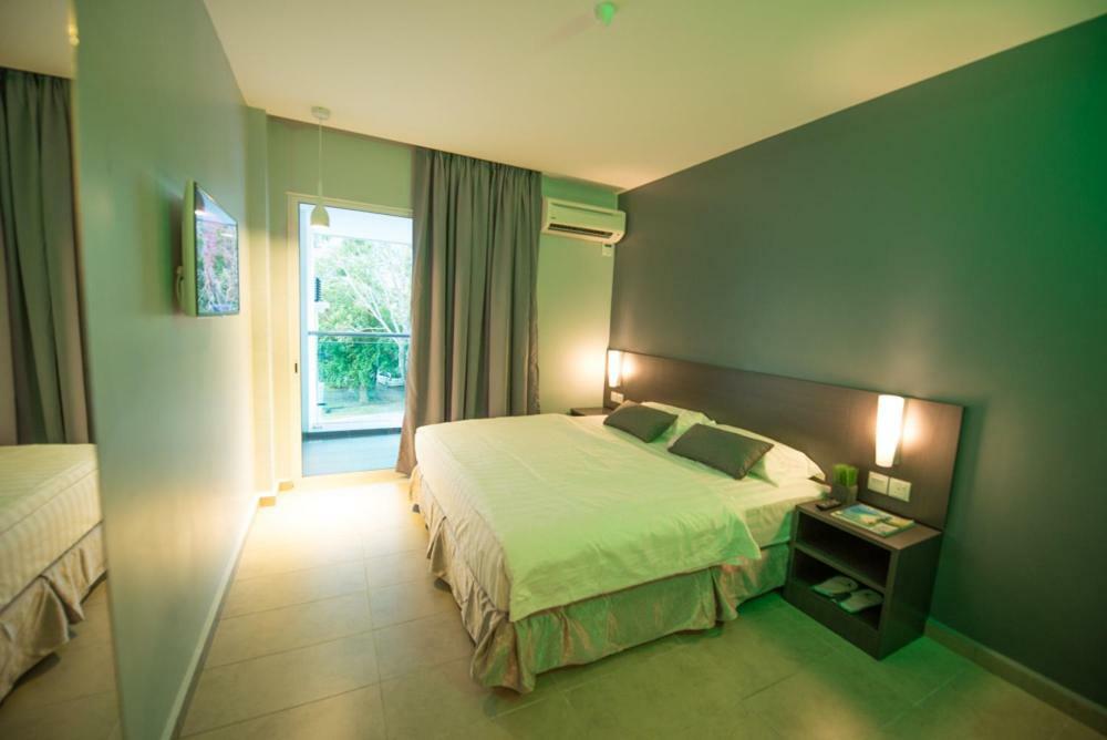 G Langkawi Motel Kuah Exteriör bild